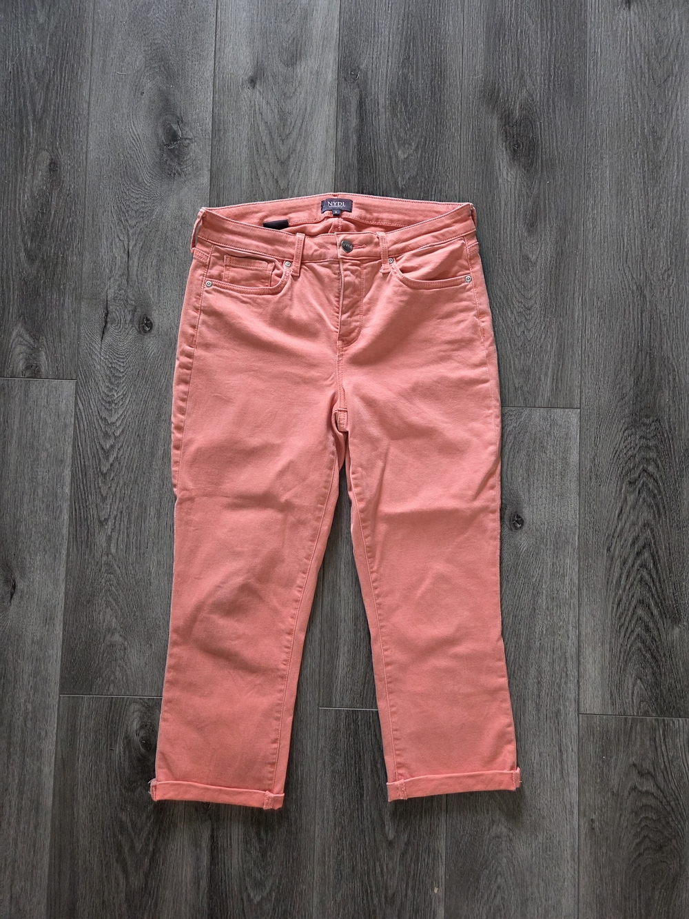 NYDJ Coral Cropped Straight-Leg Jeans With Lift Tuck And Bottom Cuff. Size 6